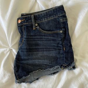 Worn once Mid rise Mossimo “Midi” shorts size 27/4